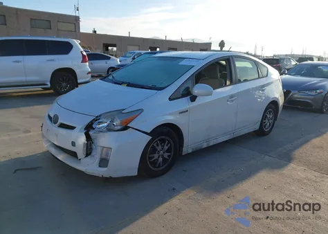 2011 Toyota Prius Three z USA, uszkodzony, nr VIN JTDKN3DUXB5327598